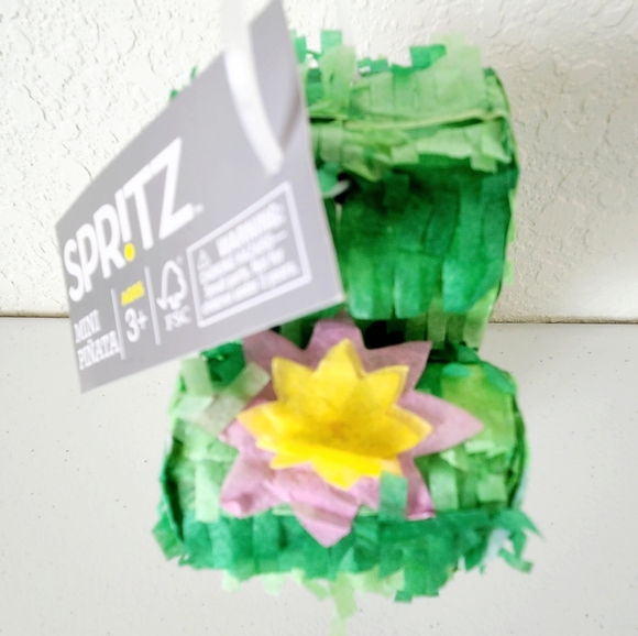 4PCS Spritz 6" Mini Cactus Piñatas - Picture 8 of 9